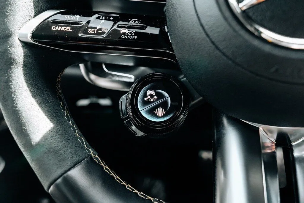 Mercedes-Benz E-Class photo 33