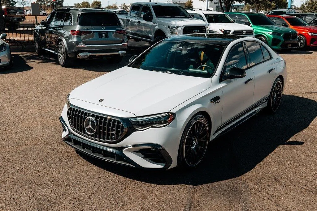 Mercedes-Benz E-Class photo 14