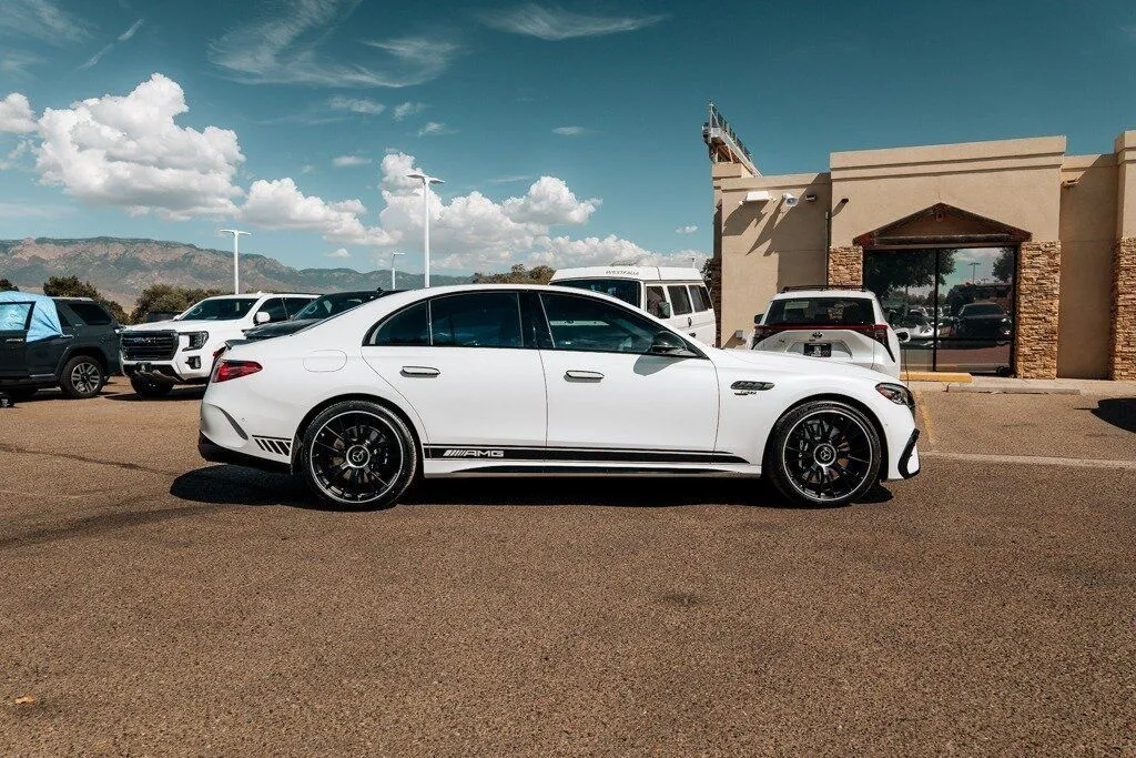 Mercedes-Benz E-Class photo 8