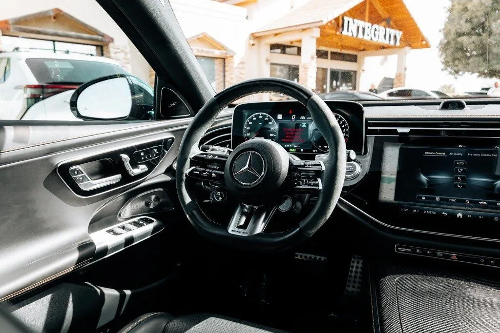 Mercedes-Benz E-Class photo 26