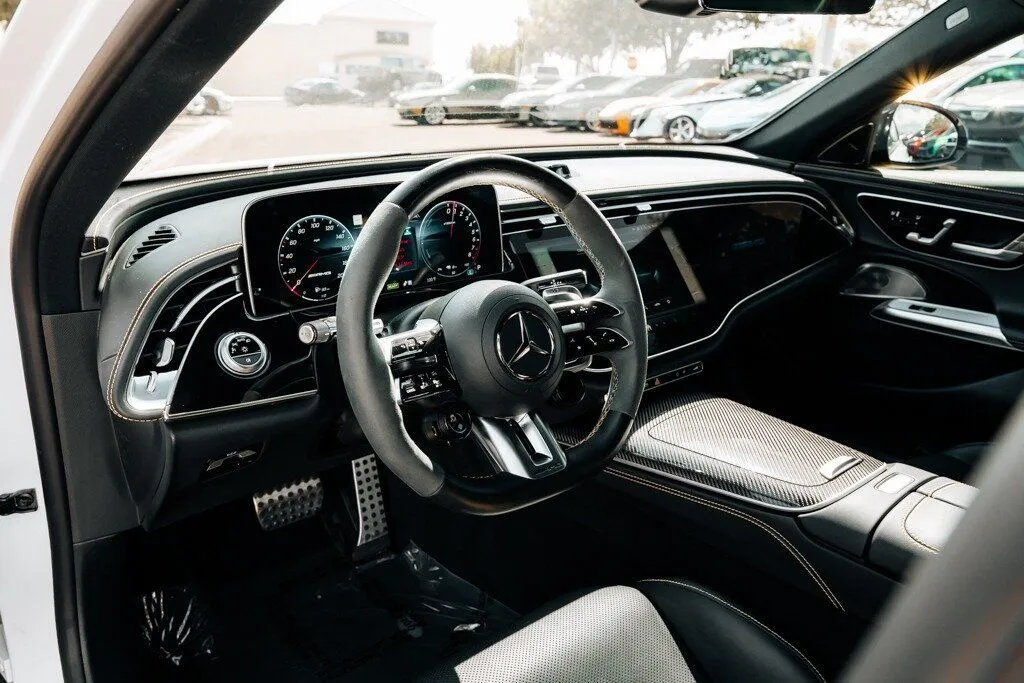 Mercedes-Benz E-Class photo 20