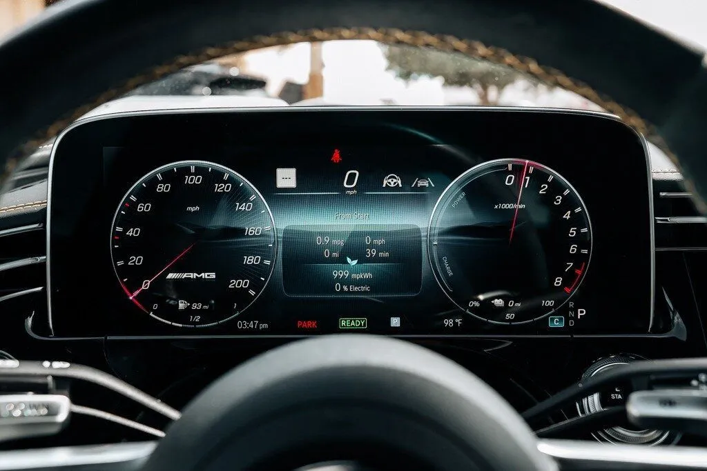 Mercedes-Benz E-Class photo 37