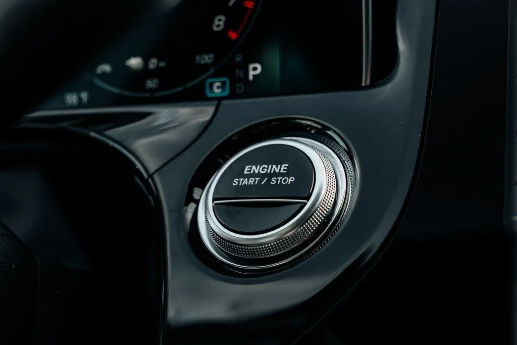 Mercedes-Benz E-Class photo 35