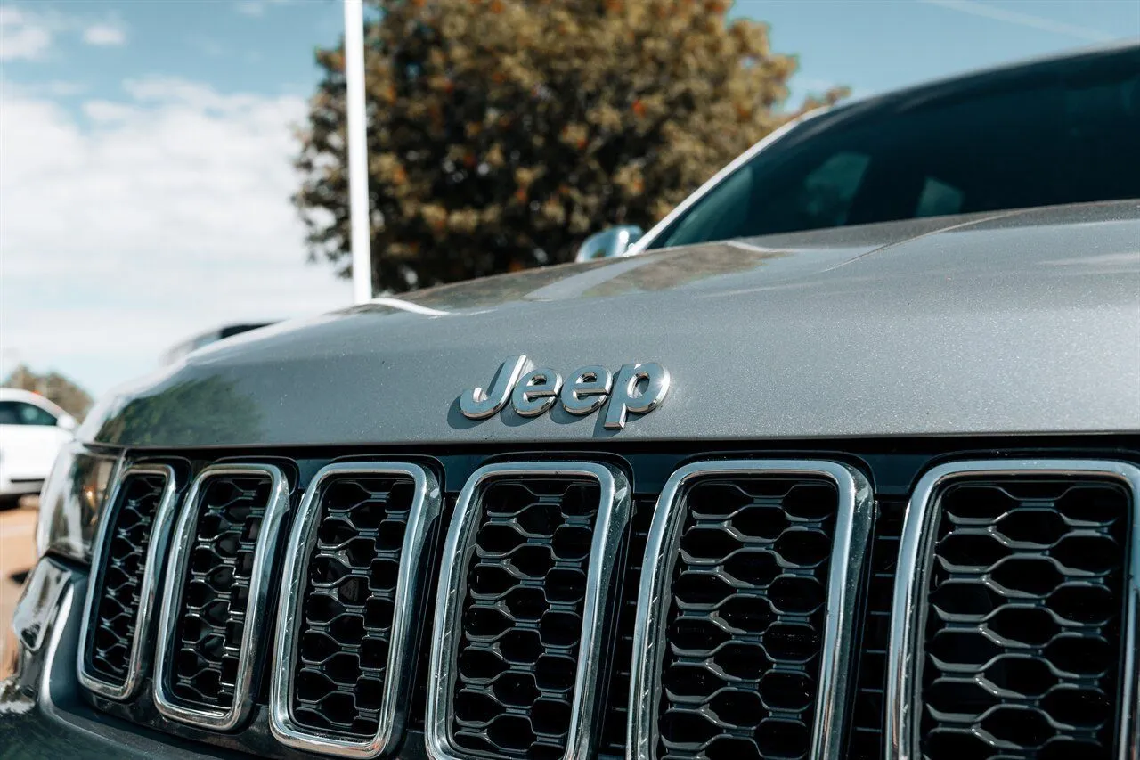 Jeep Grand Cherokee photo 10