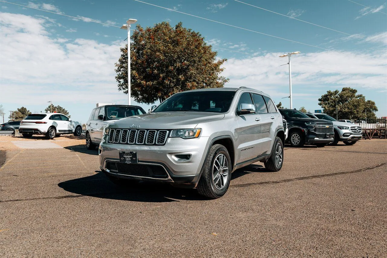 Jeep Grand Cherokee photo 3