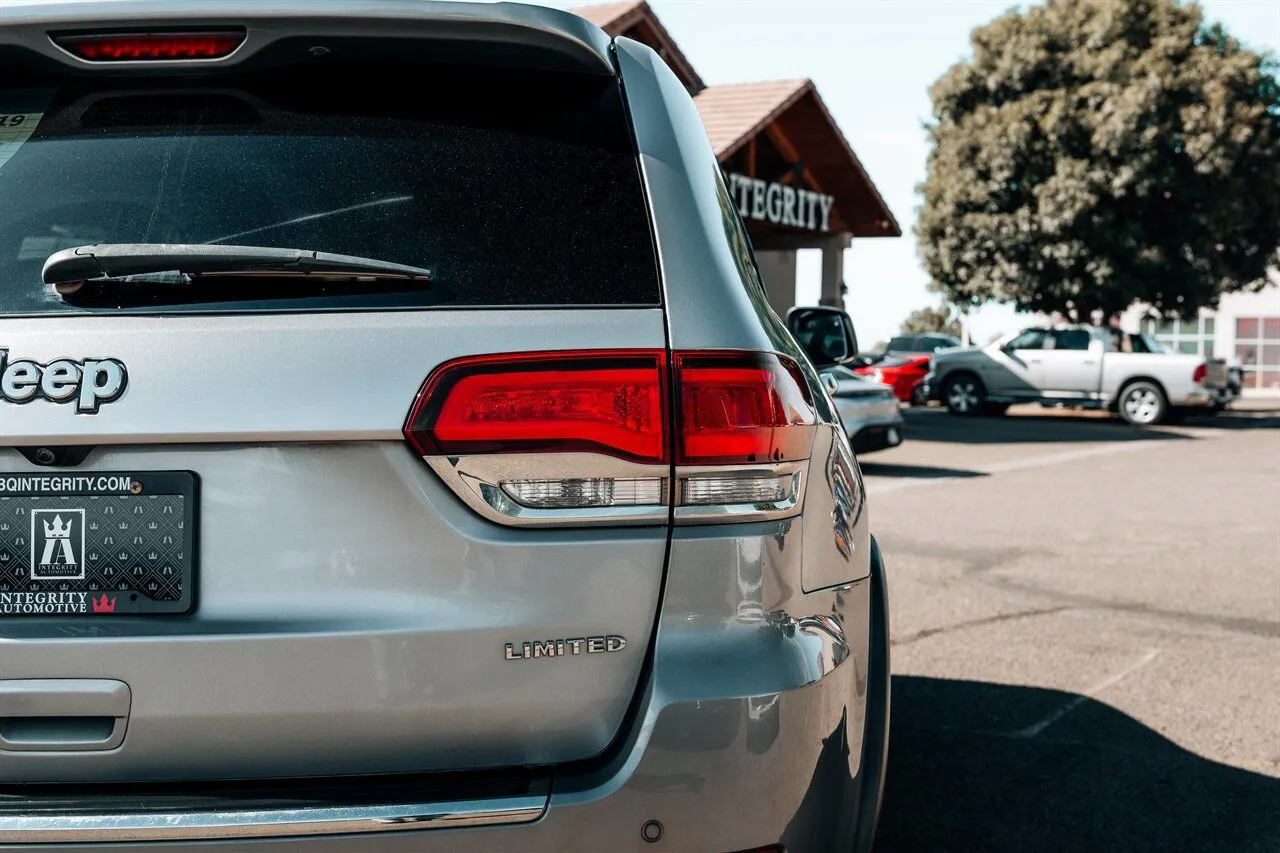 Jeep Grand Cherokee photo 14