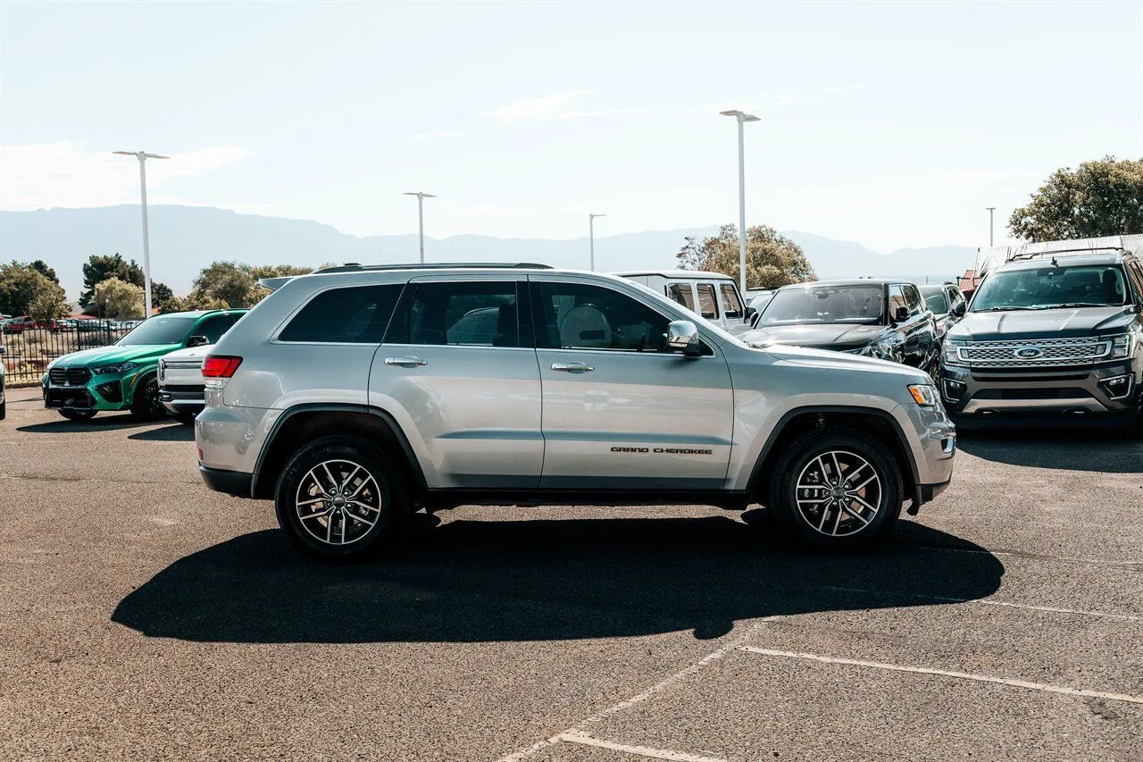 Jeep Grand Cherokee photo 8