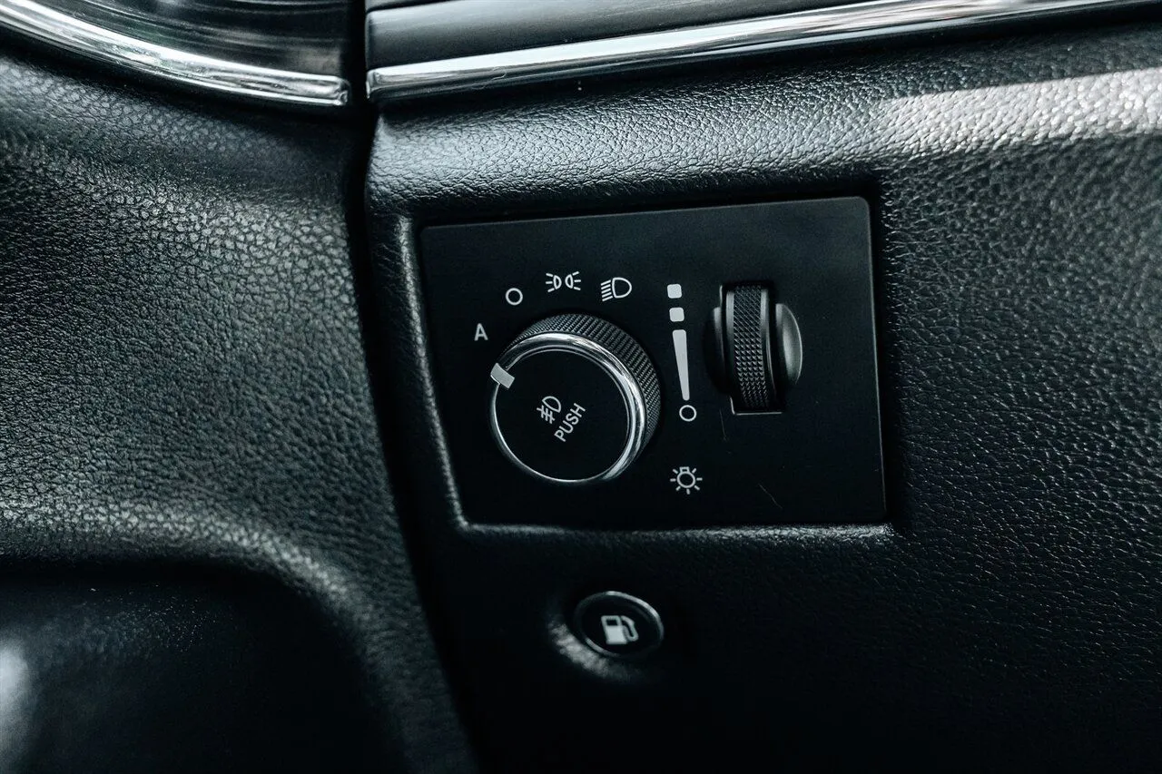 Jeep Grand Cherokee photo 30