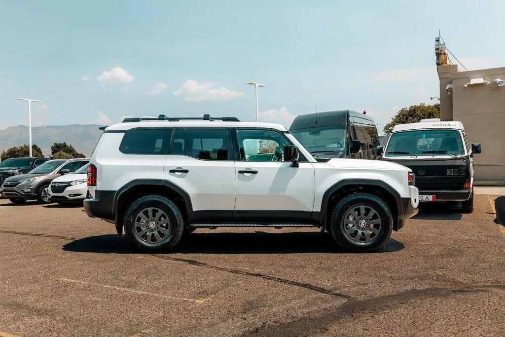 Toyota Land Cruiser photo 8