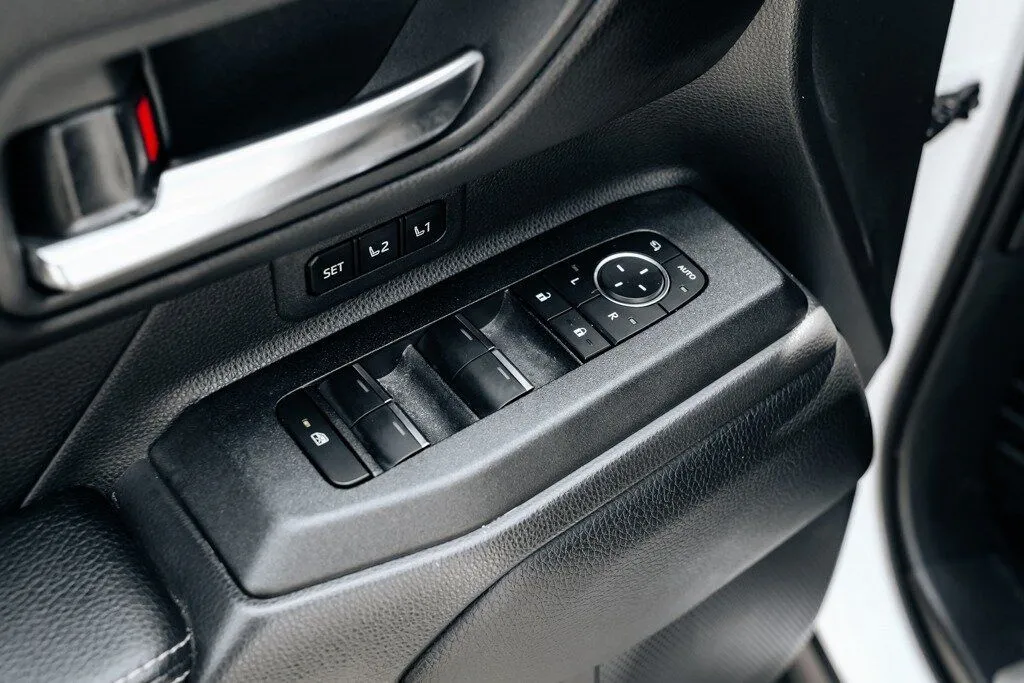 Toyota Land Cruiser photo 21