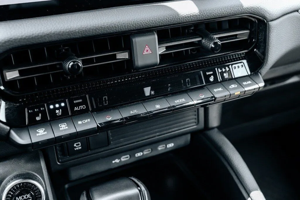 Toyota Land Cruiser photo 36