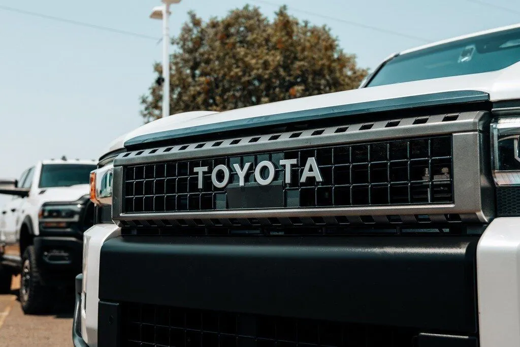 Toyota Land Cruiser photo 10