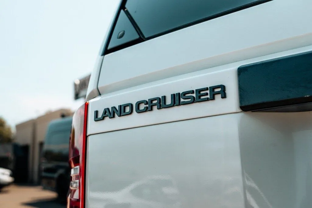 Toyota Land Cruiser photo 14
