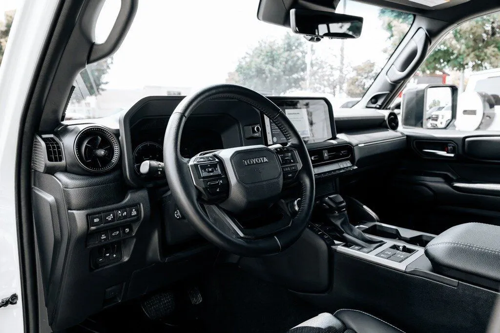 Toyota Land Cruiser photo 18