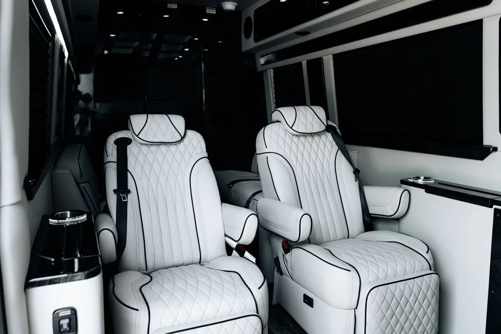 Mercedes-Benz Sprinter photo 26