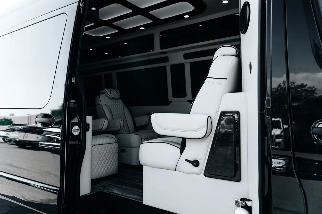 Mercedes-Benz Sprinter photo 22