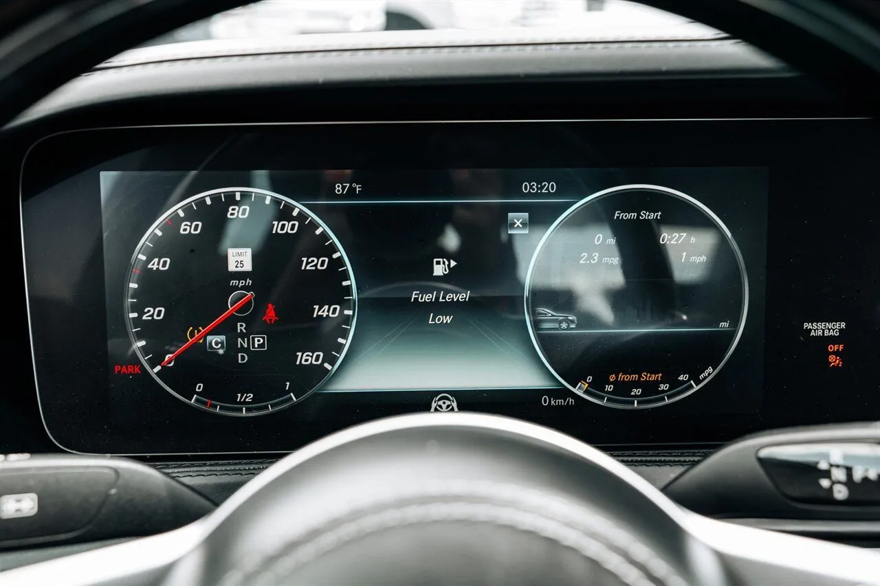 Mercedes-Benz S-Class photo 34
