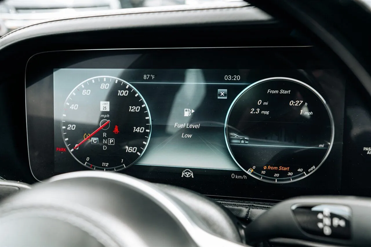 Mercedes-Benz S-Class photo 33