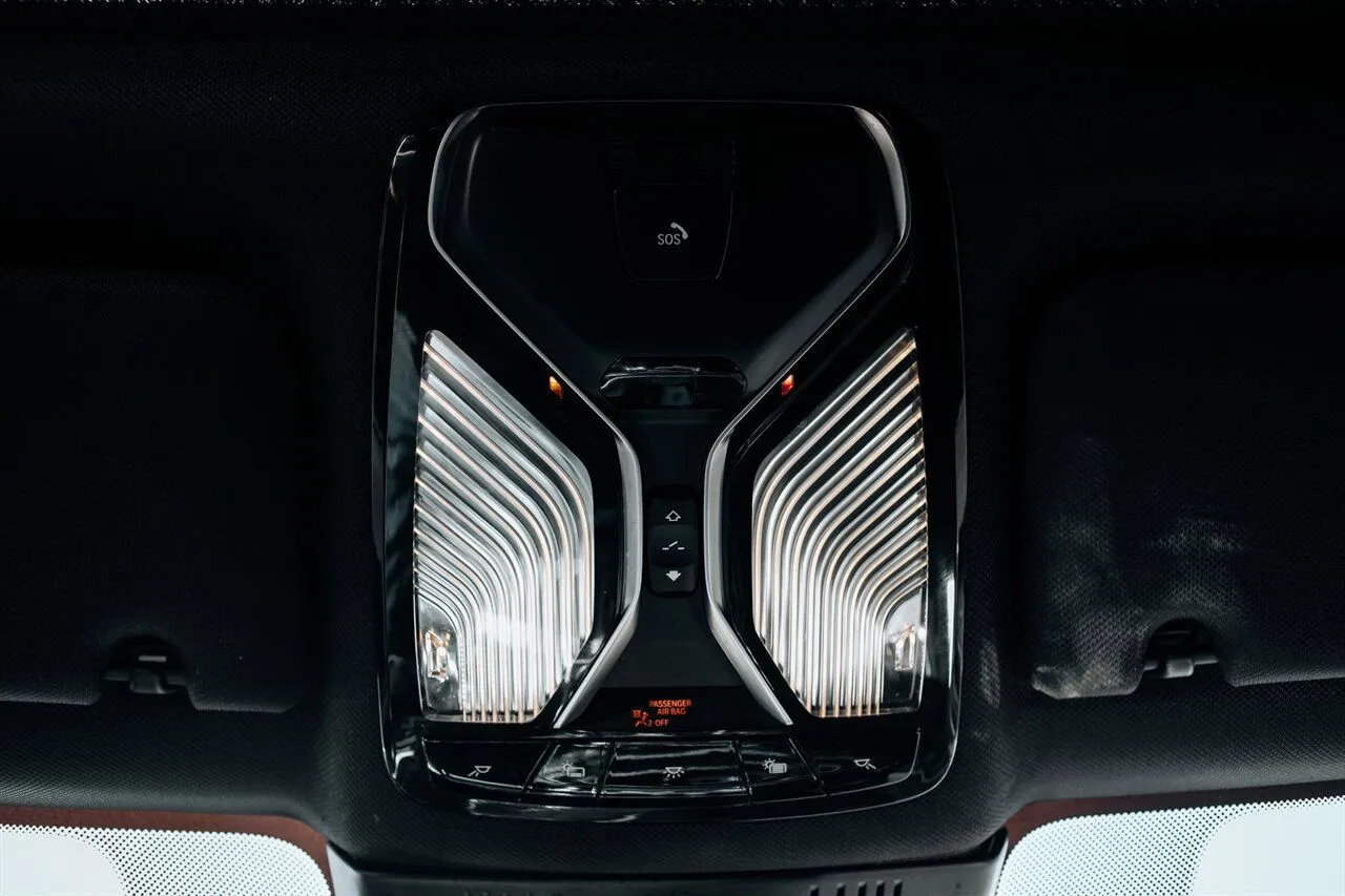 BMW 7 Series photo 35