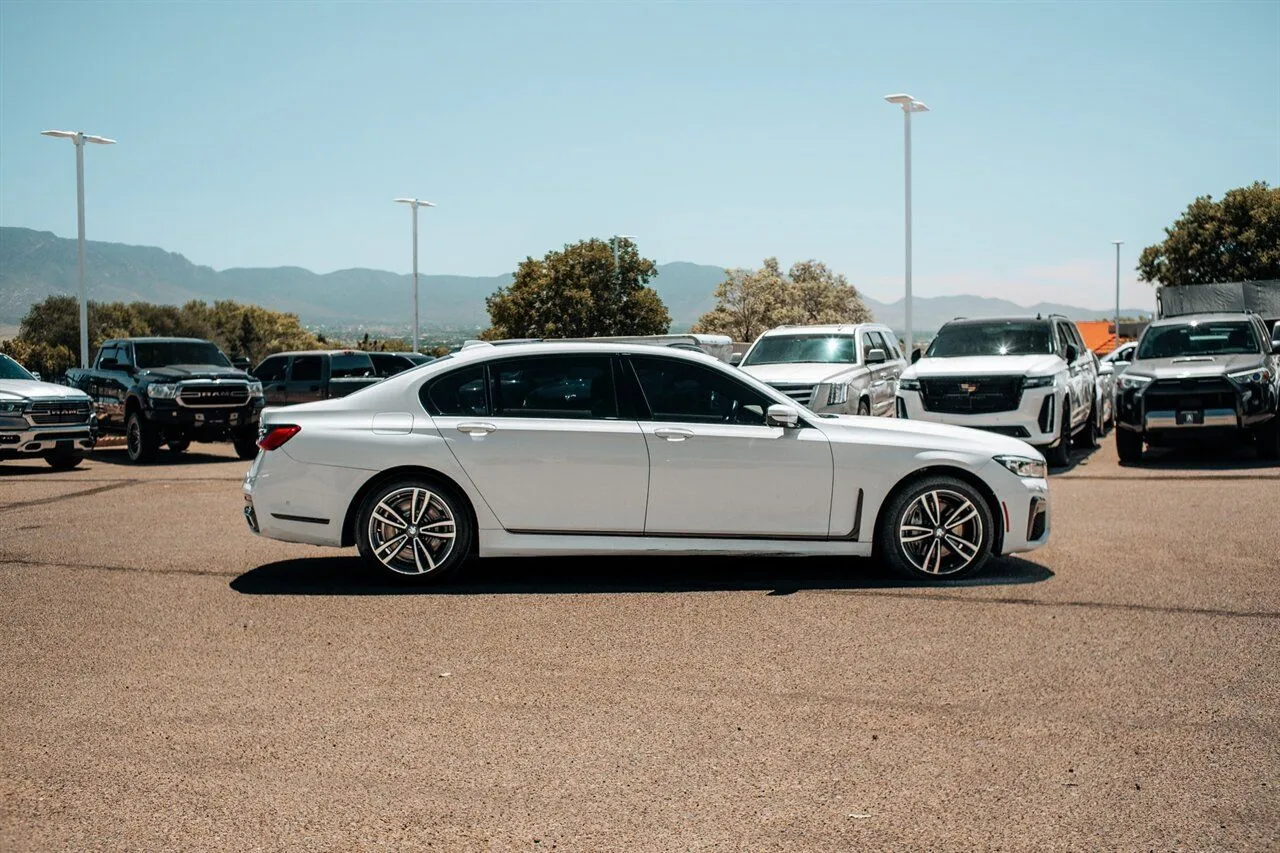BMW 7 Series photo 8