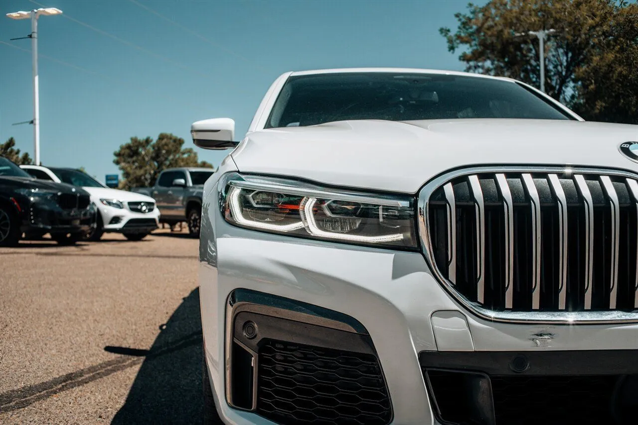 BMW 7 Series photo 9