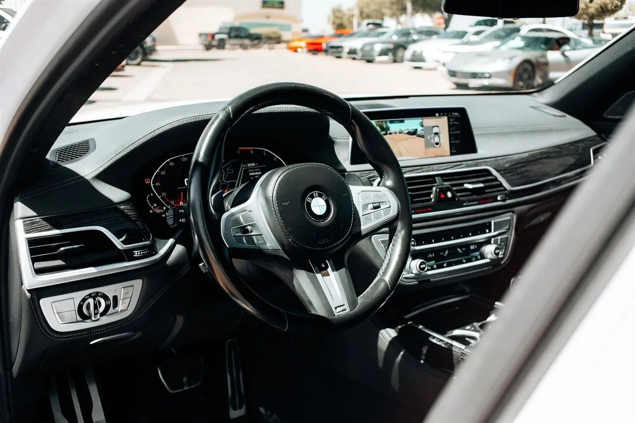 BMW 7 Series photo 16