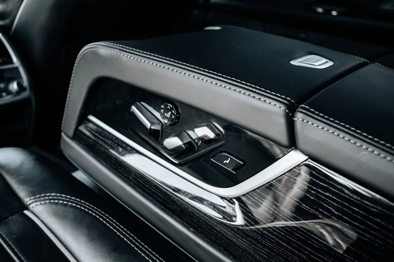 BMW 7 Series photo 41