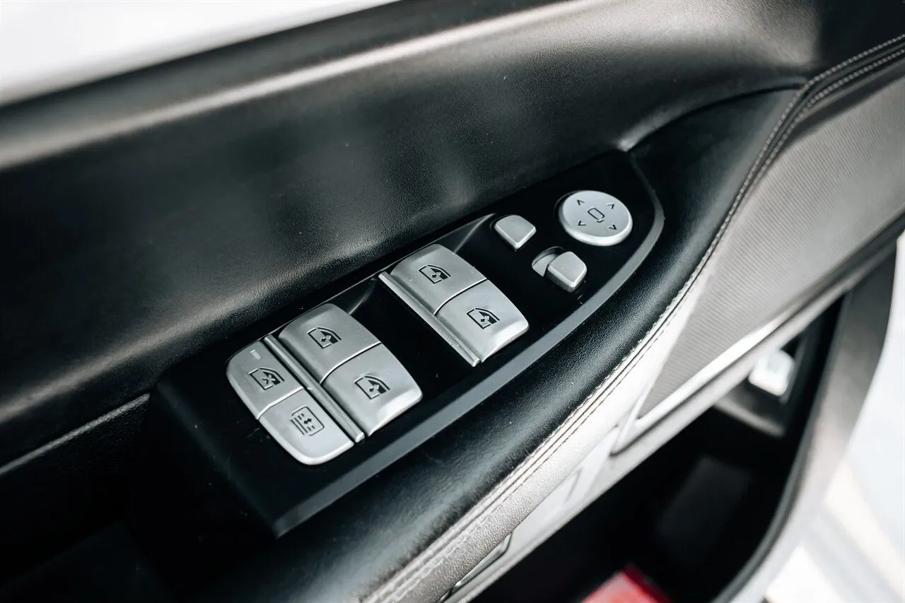 BMW 7 Series photo 19
