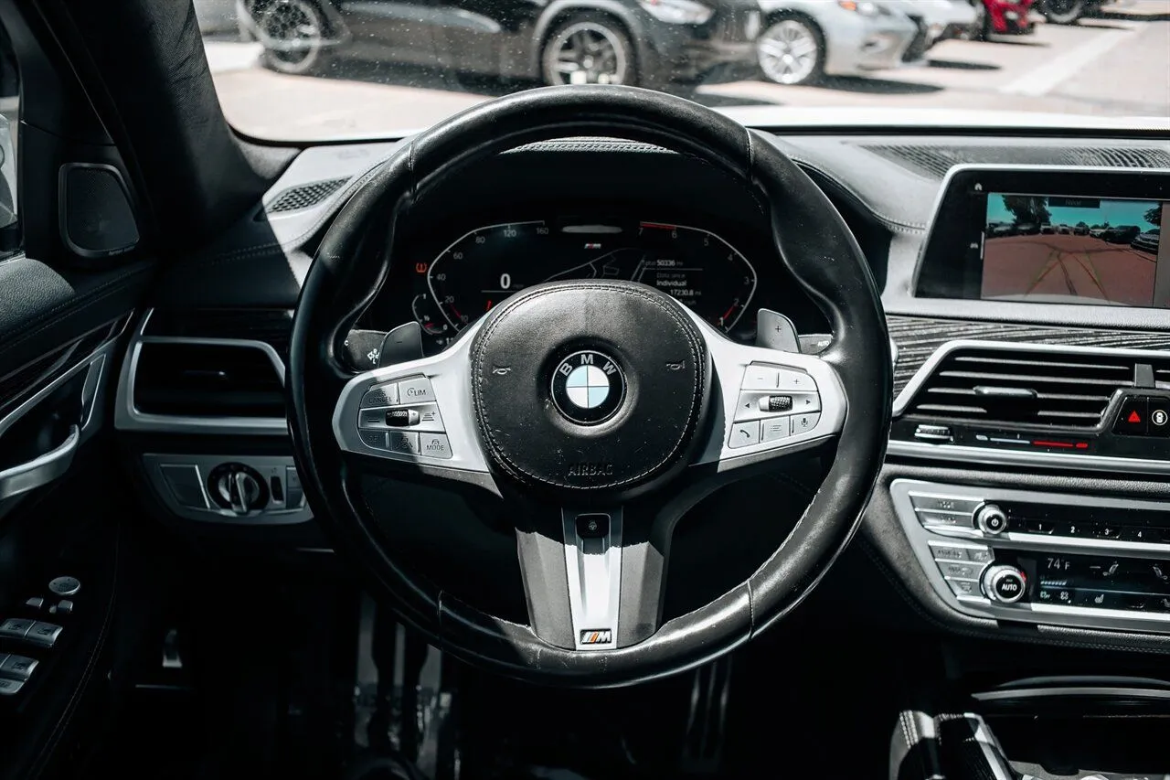BMW 7 Series photo 25