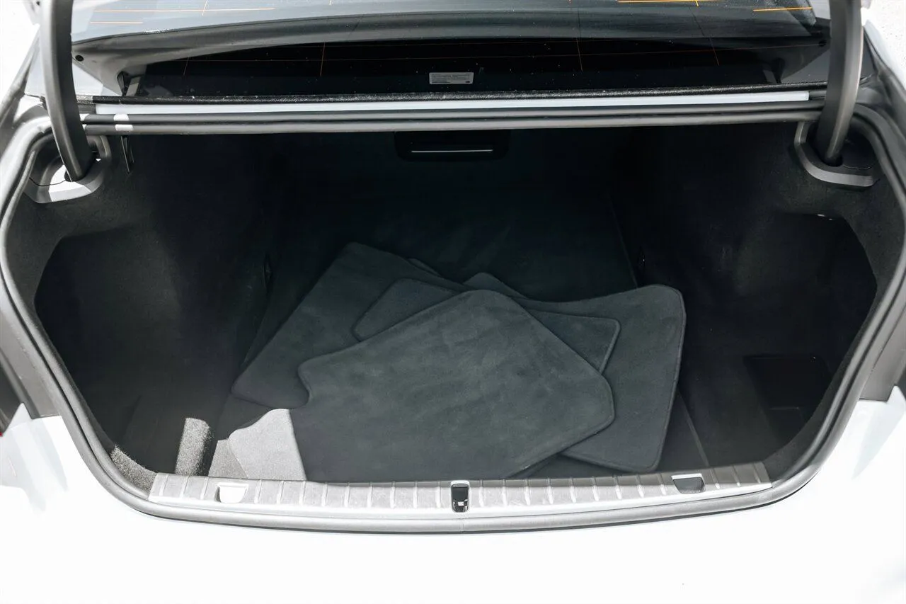 BMW 7 Series photo 43