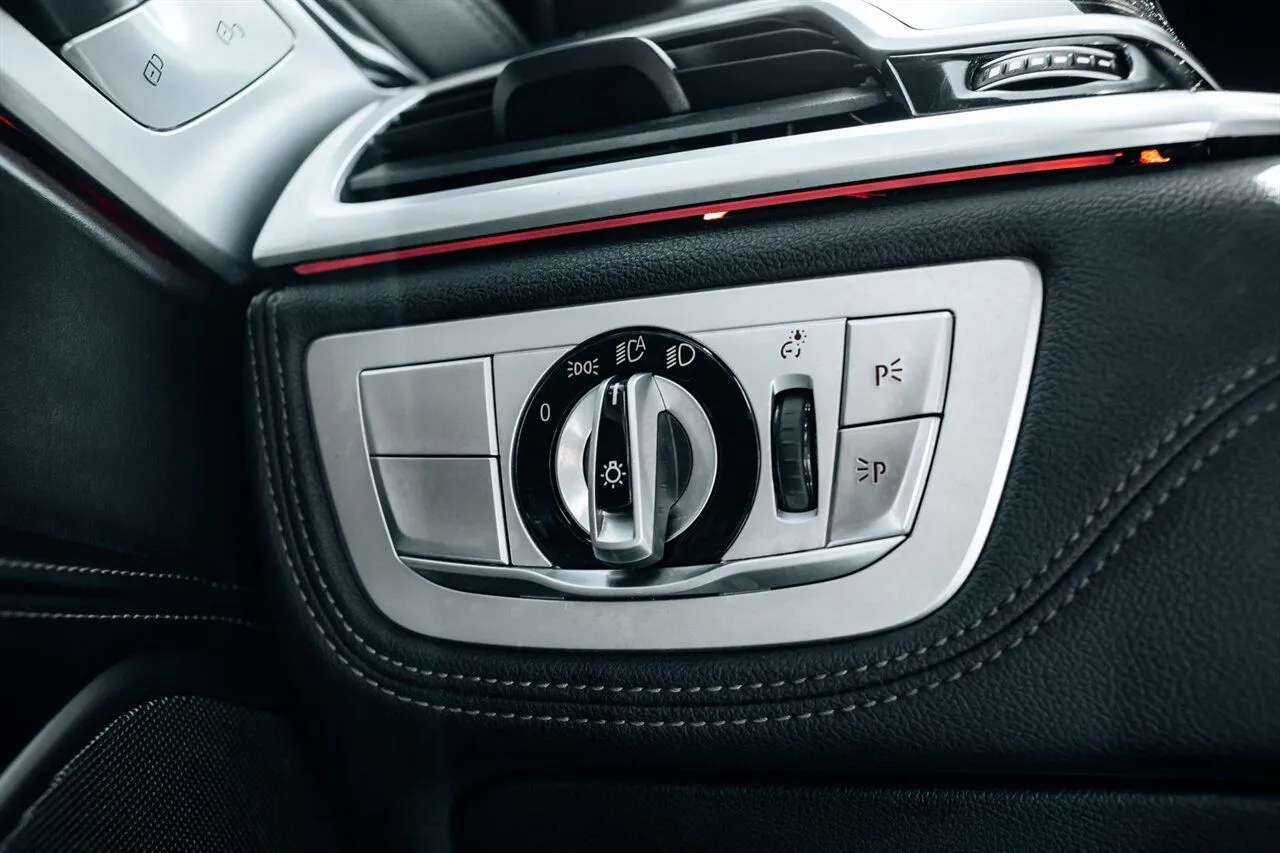 BMW 7 Series photo 27