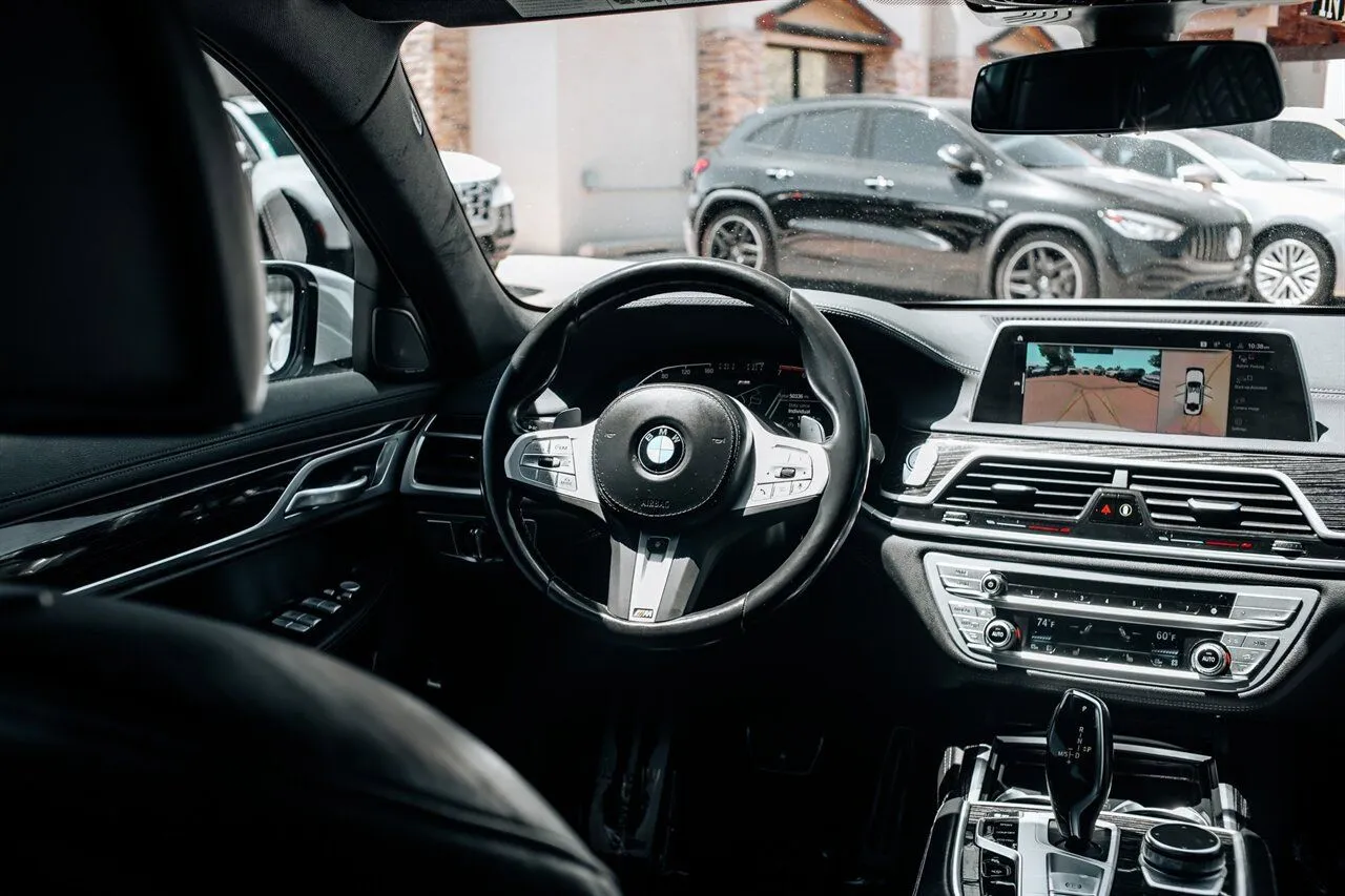 BMW 7 Series photo 22