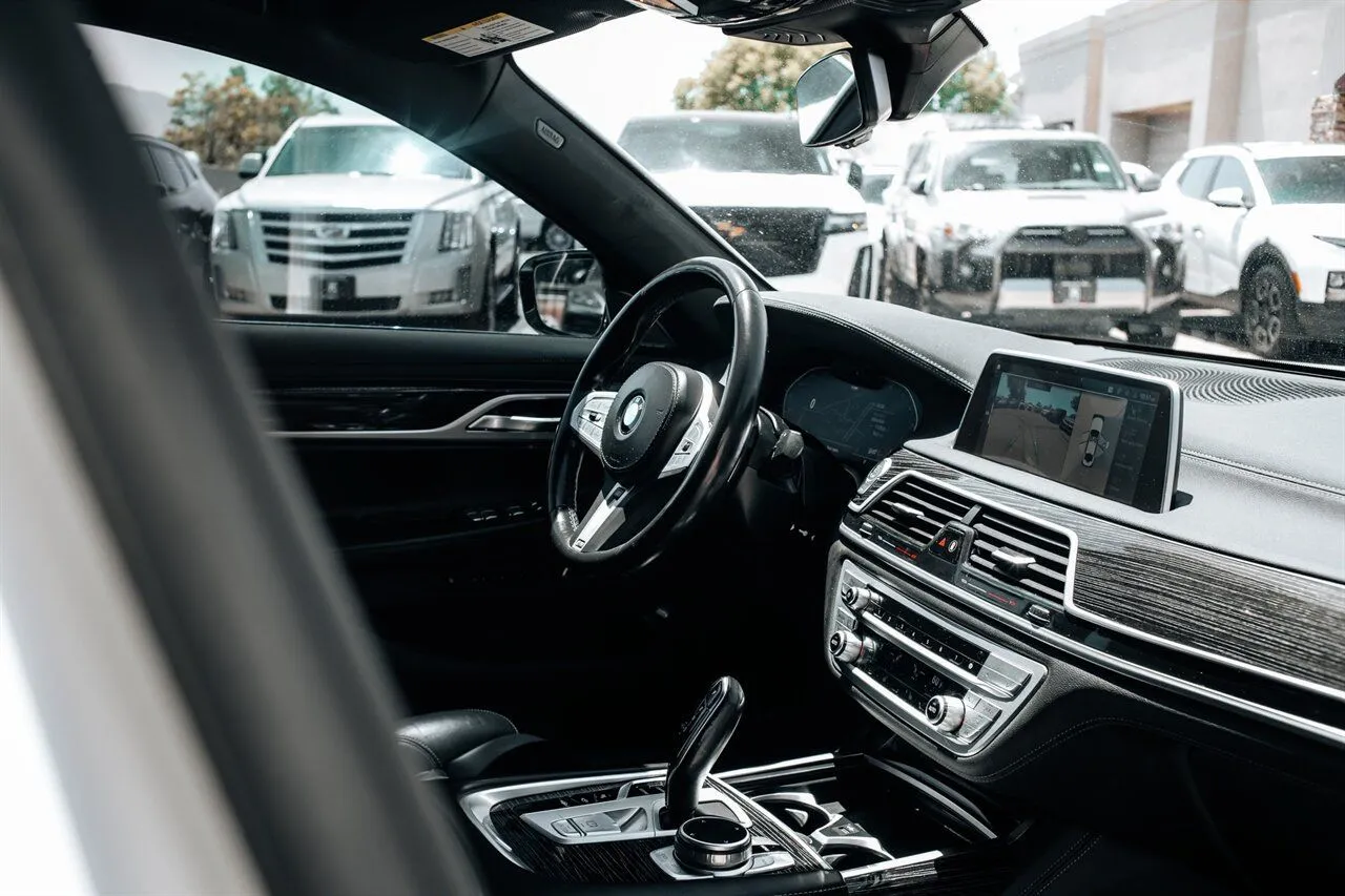 BMW 7 Series photo 49
