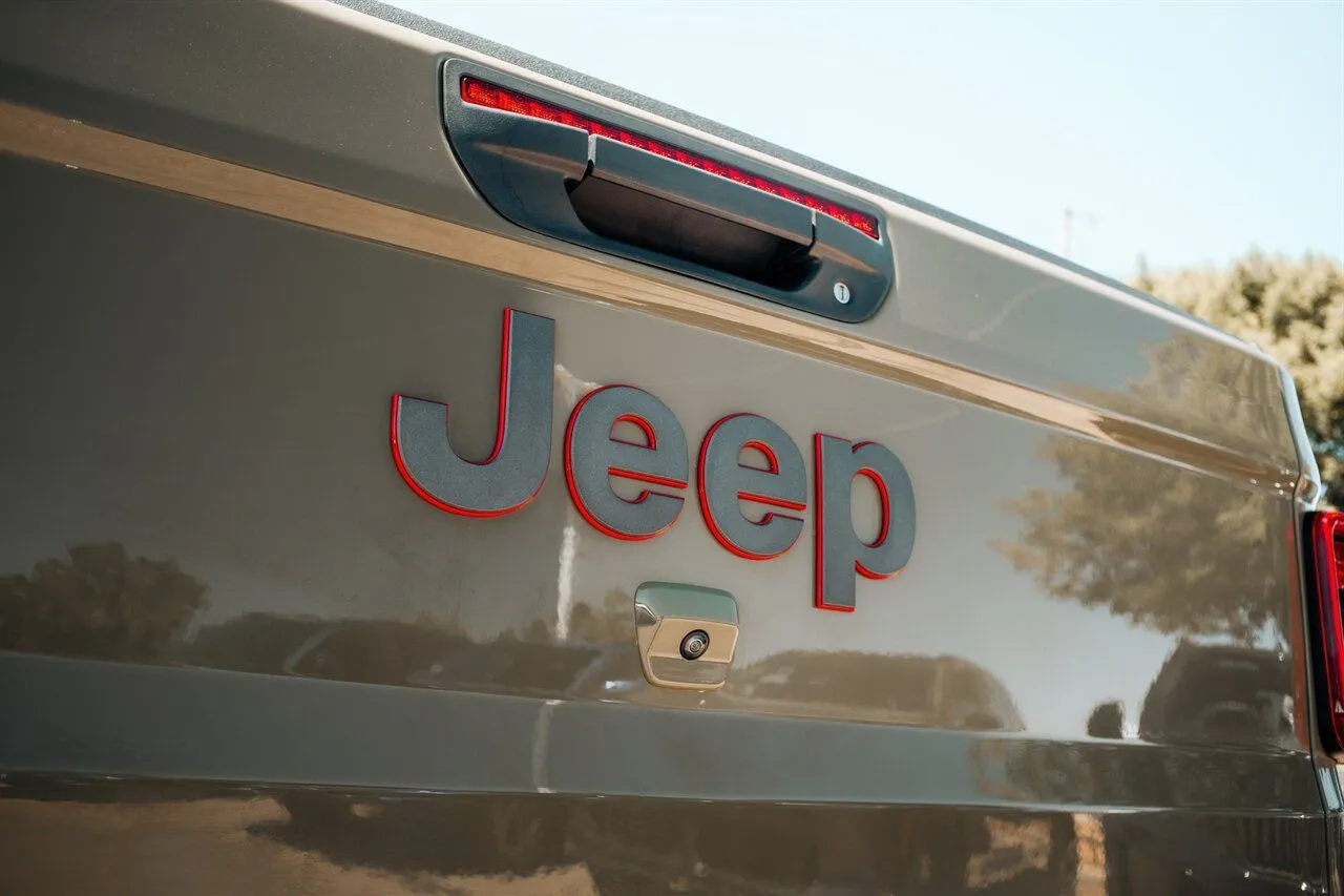 Jeep Gladiator photo 14