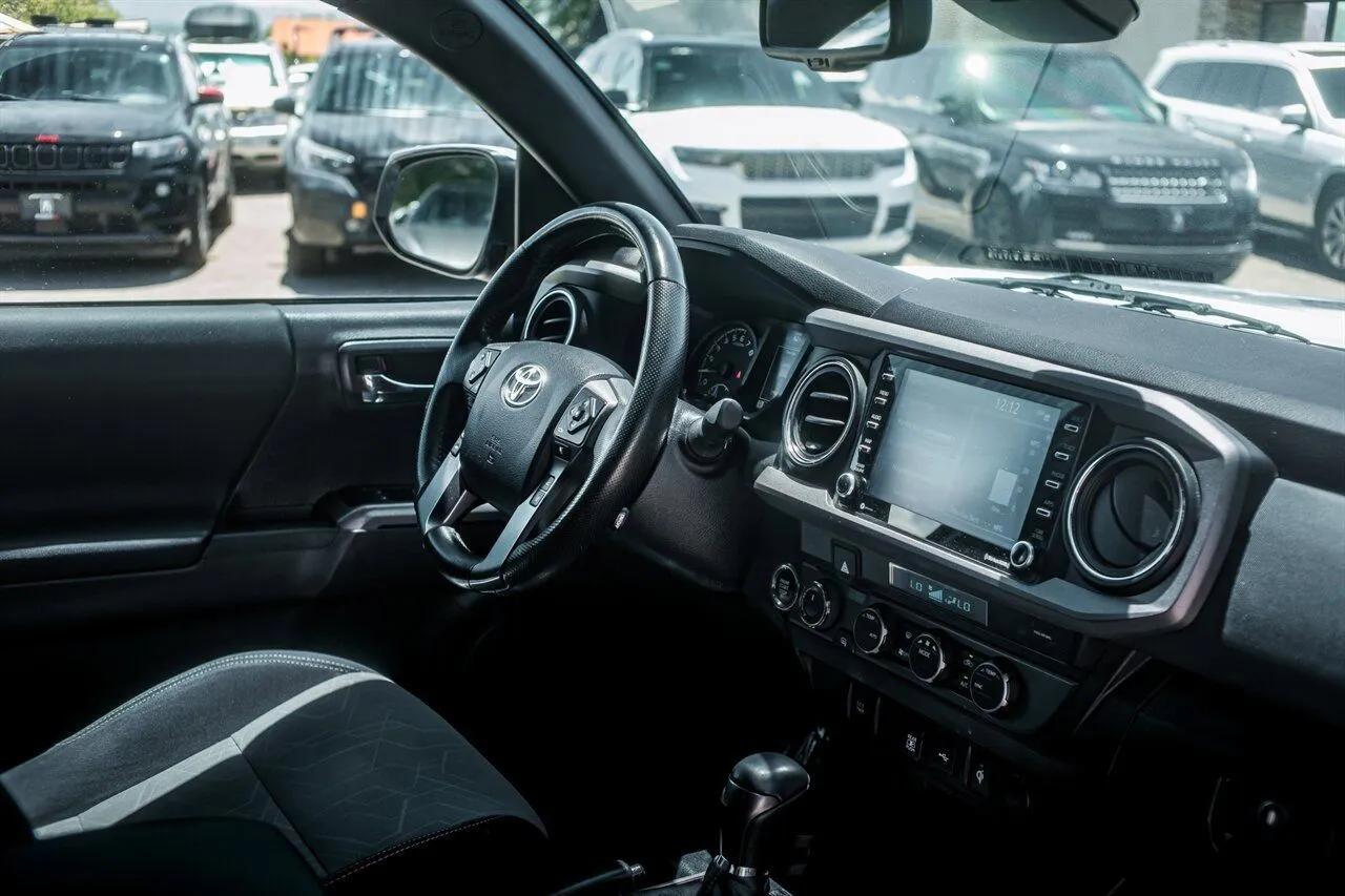 Toyota Tacoma photo 44