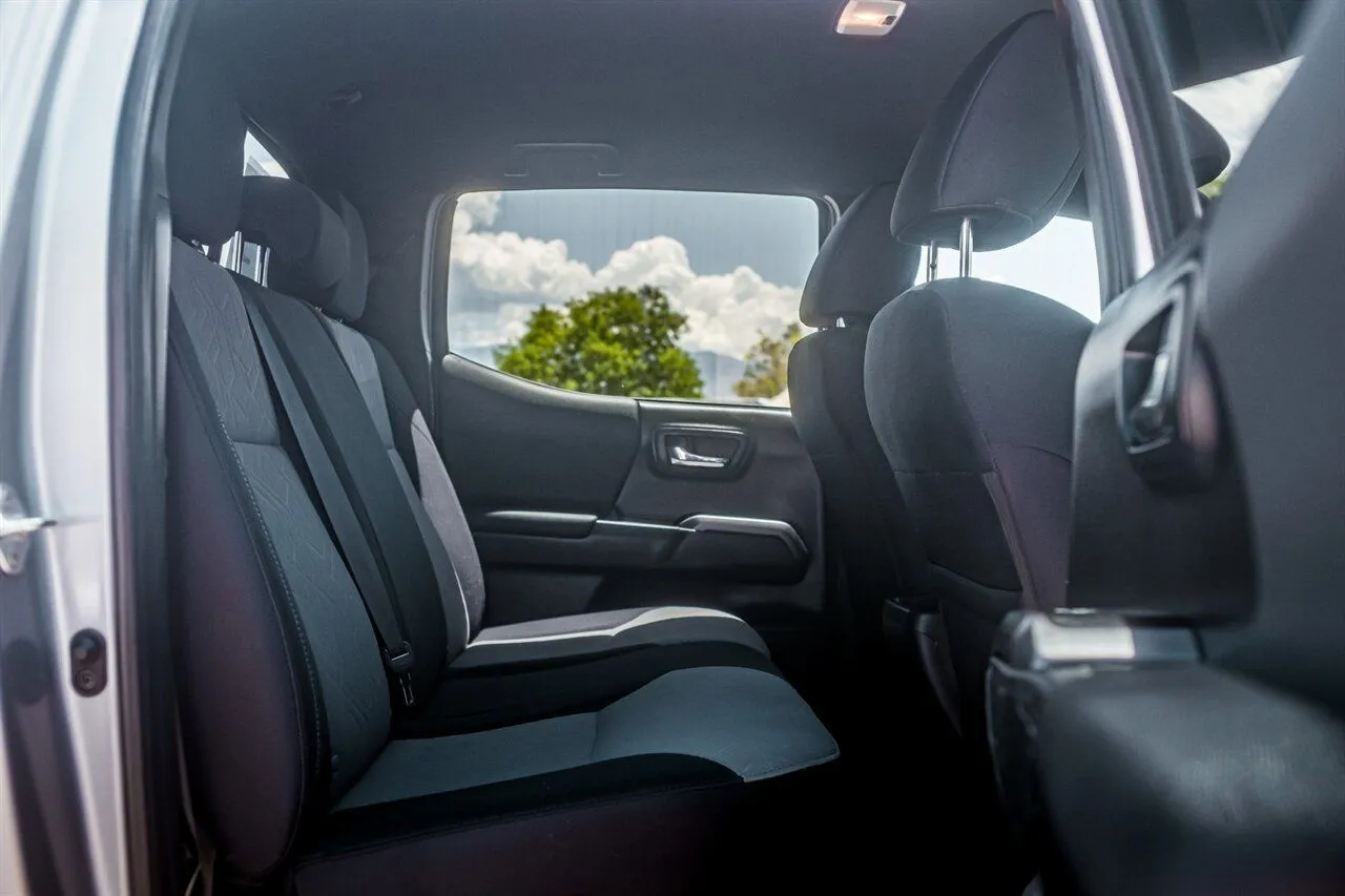 Toyota Tacoma photo 42