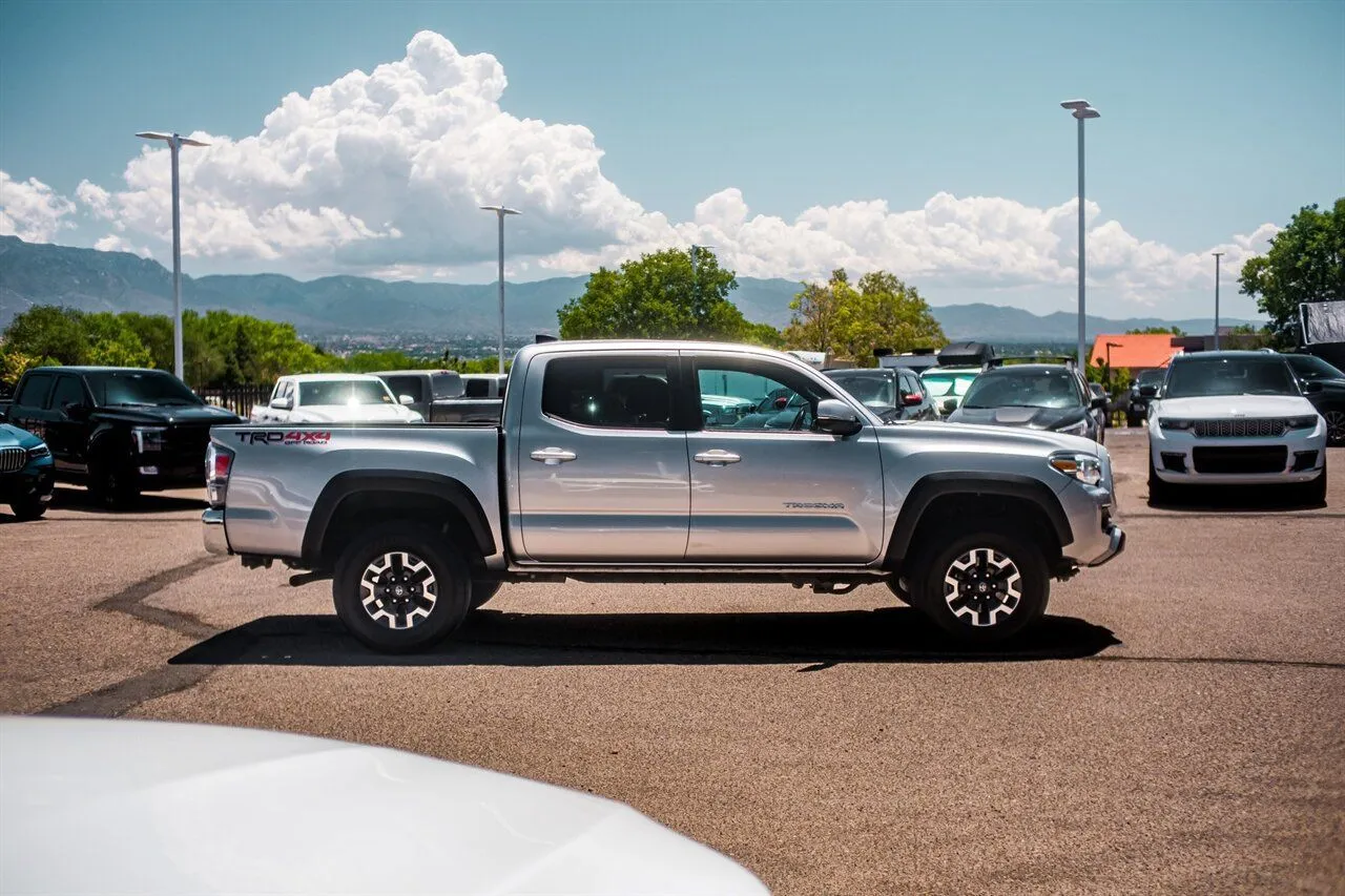 Toyota Tacoma photo 8