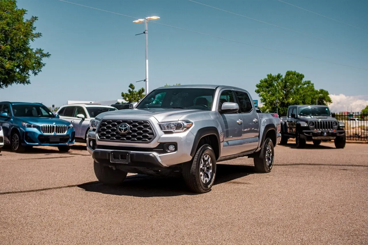 Toyota Tacoma photo 3