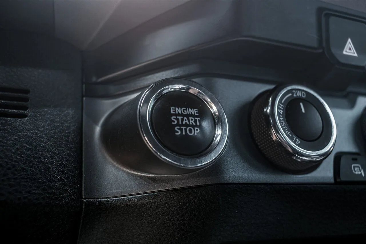 Toyota Tacoma photo 27
