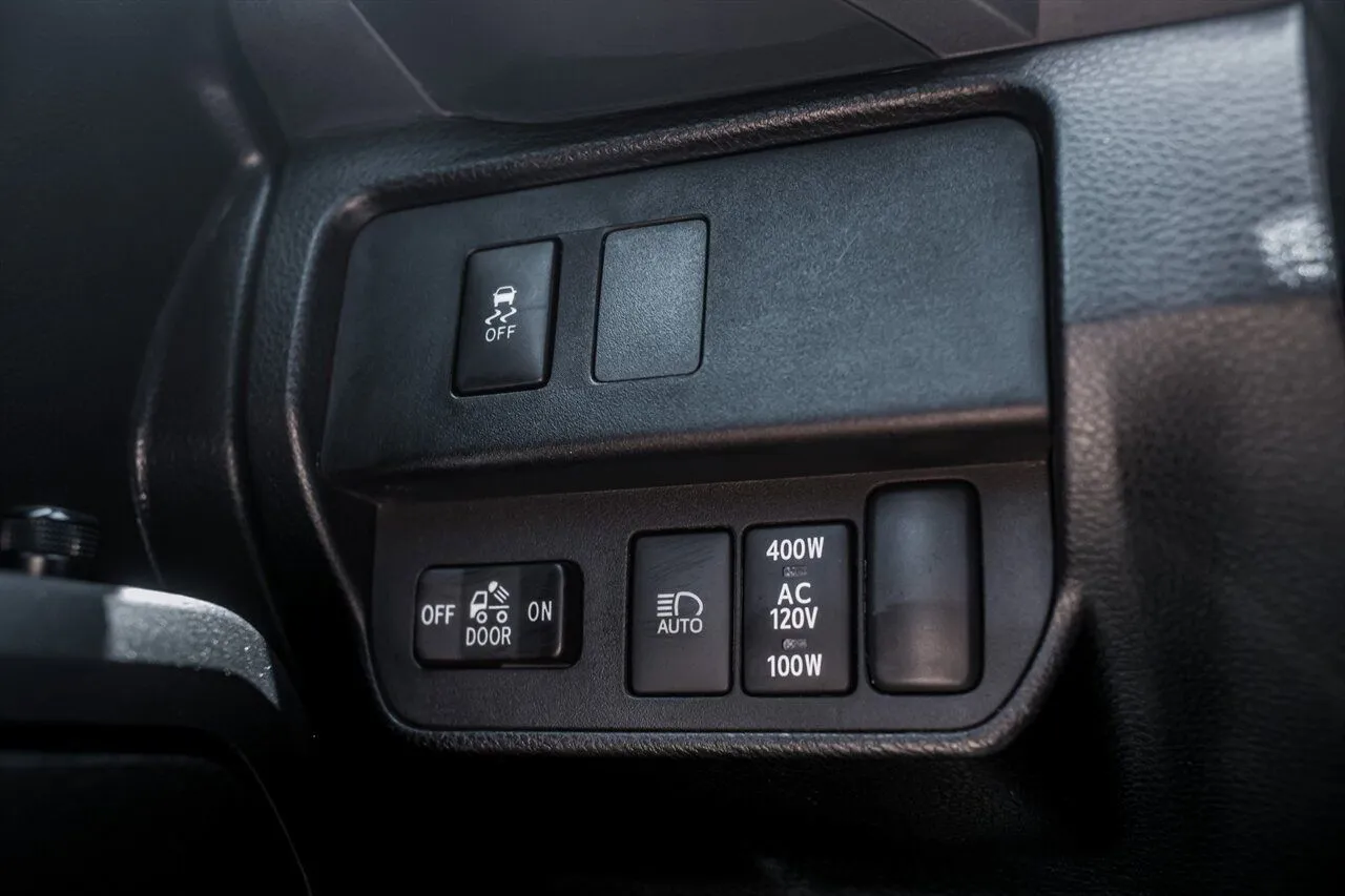 Toyota Tacoma photo 24