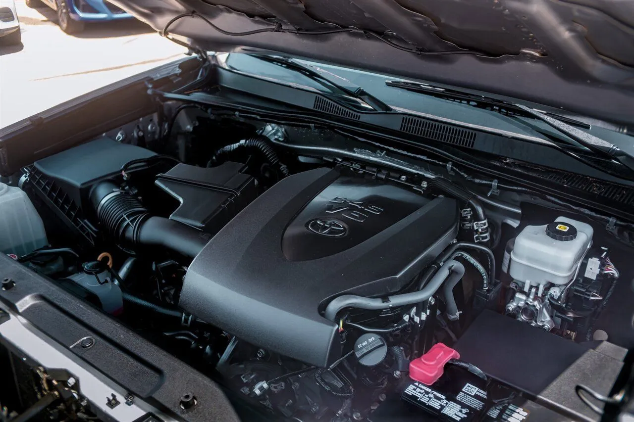 Toyota Tacoma photo 47