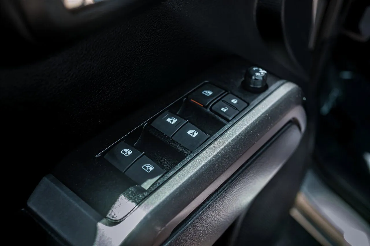 Toyota Tacoma photo 19