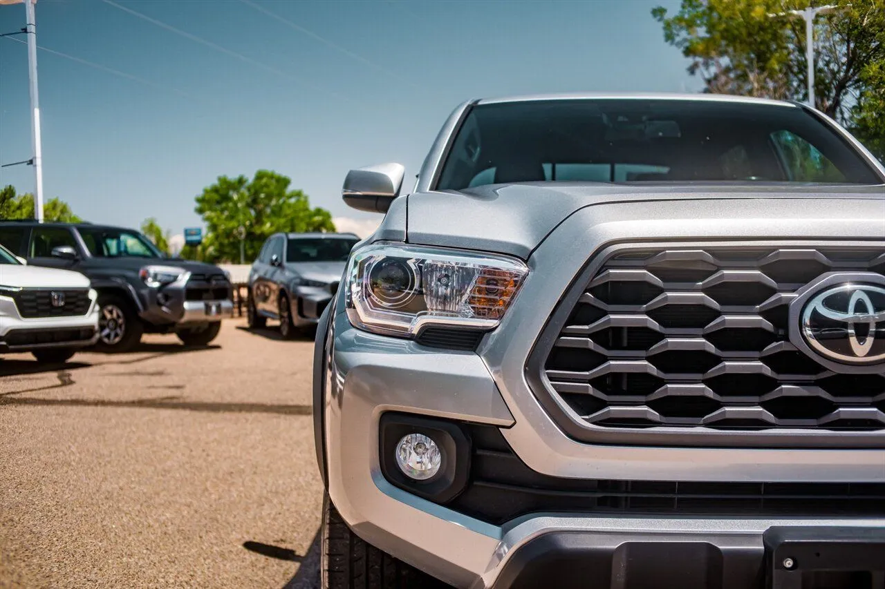 Toyota Tacoma photo 9