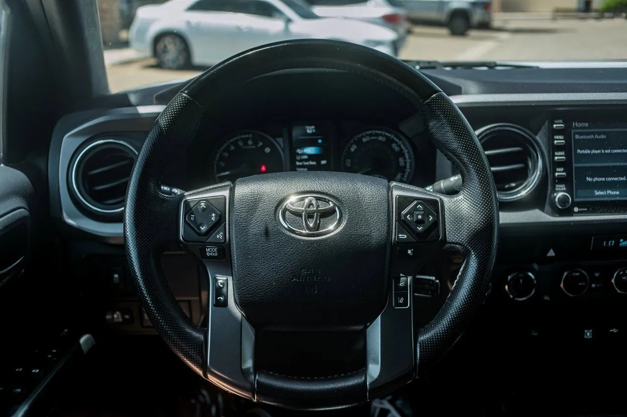 Toyota Tacoma photo 21