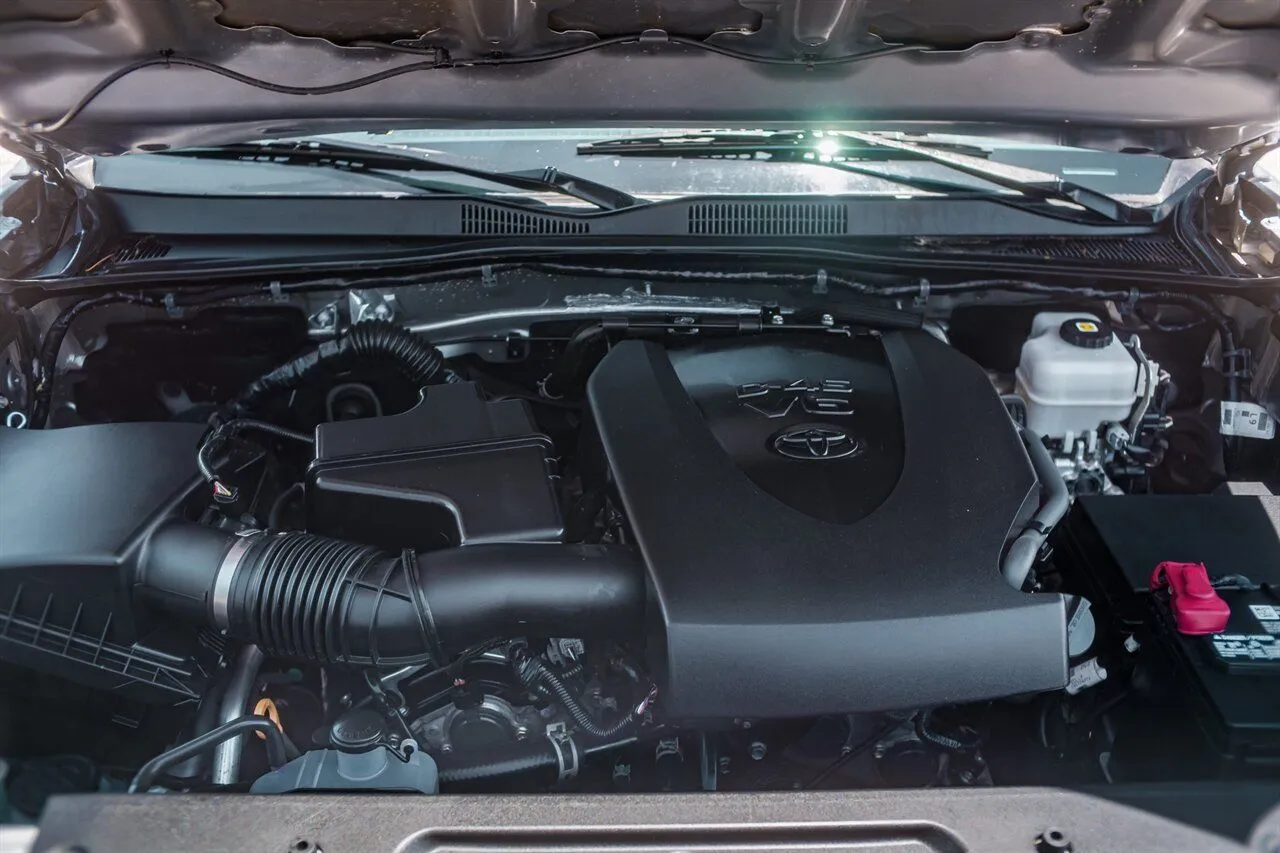 Toyota Tacoma photo 48