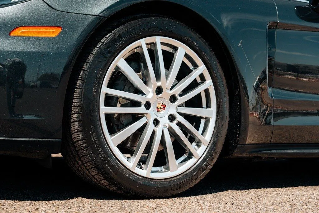 Porsche Panamera photo 11