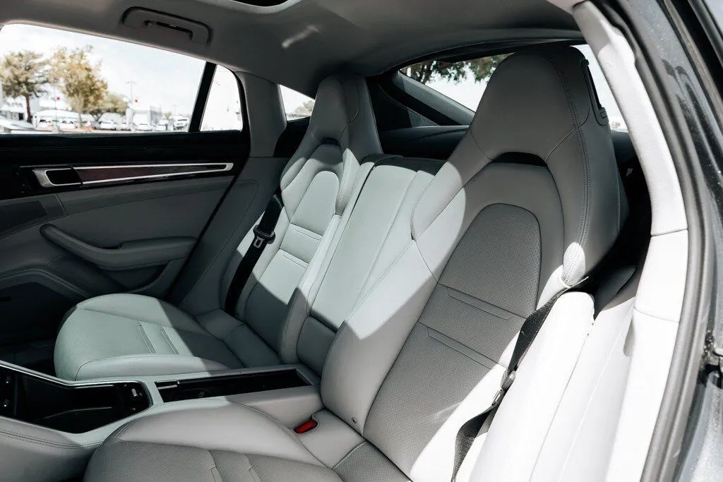 Porsche Panamera photo 46