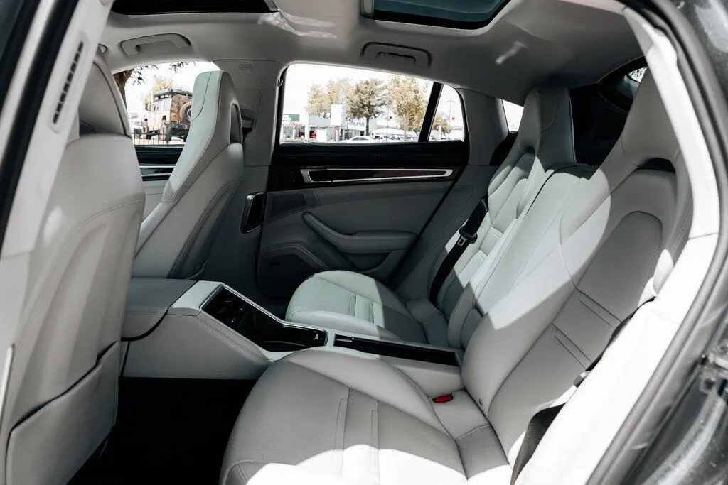 Porsche Panamera photo 45
