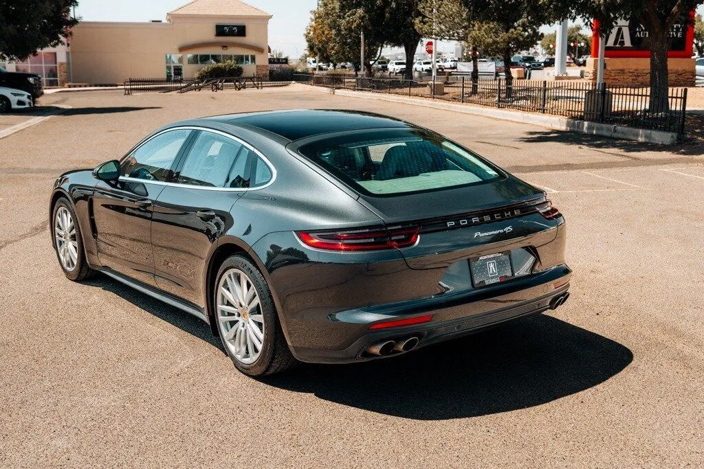 Porsche Panamera photo 15