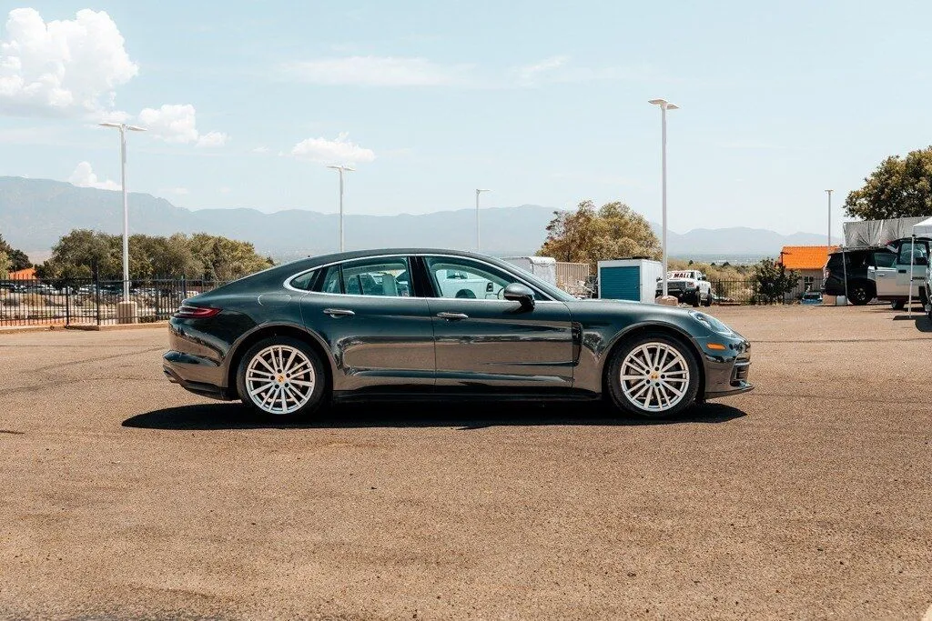 Porsche Panamera photo 8